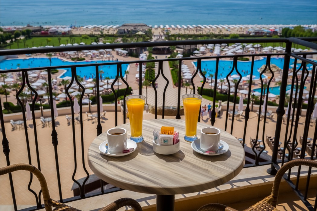 DIT Majestic Beach Resort 12/84