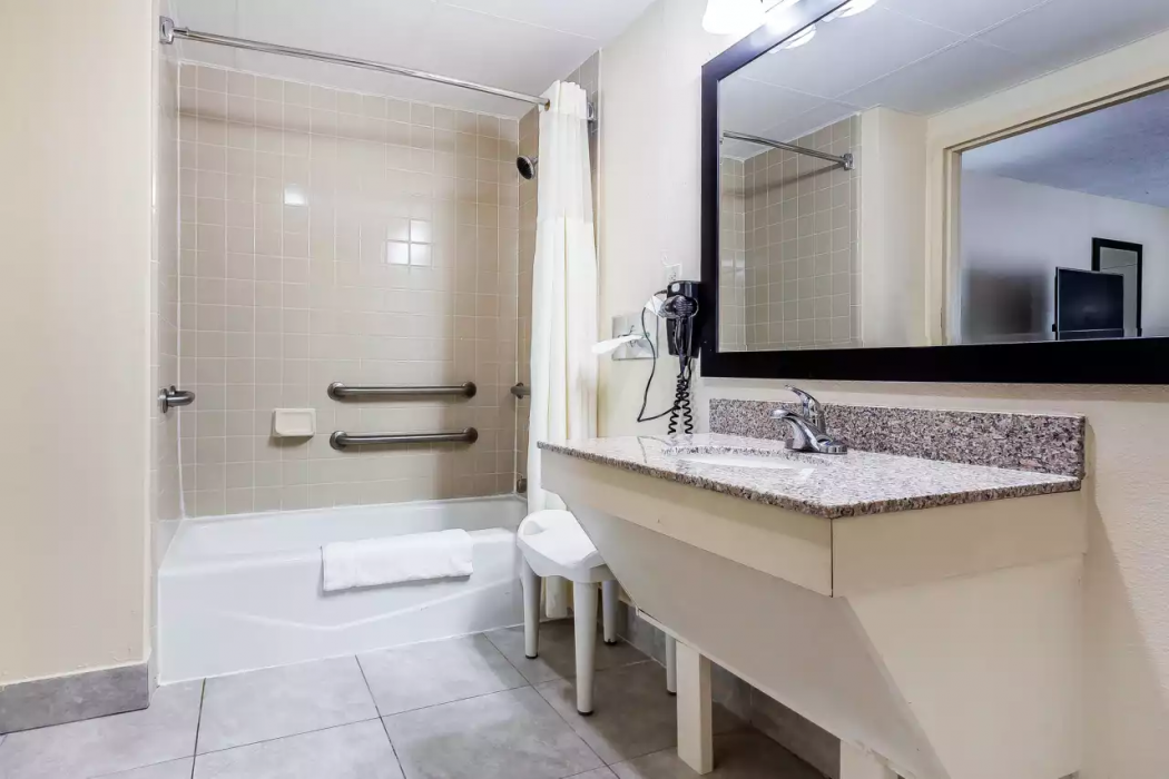 Quality Inn Pinehurst Area 12/32