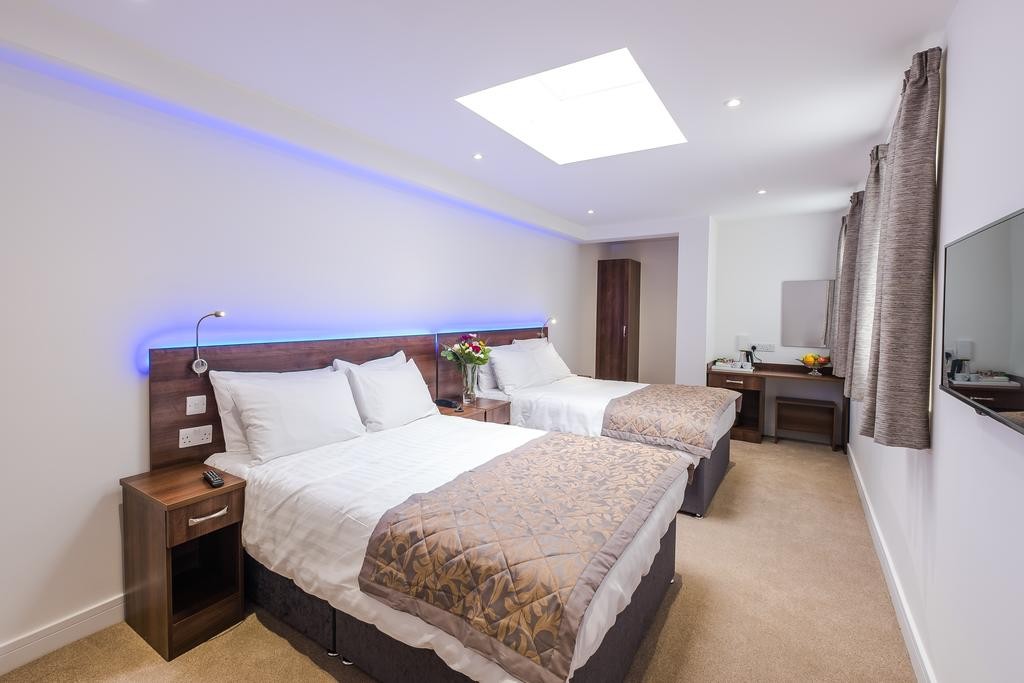 Signature Hotel London 6/50