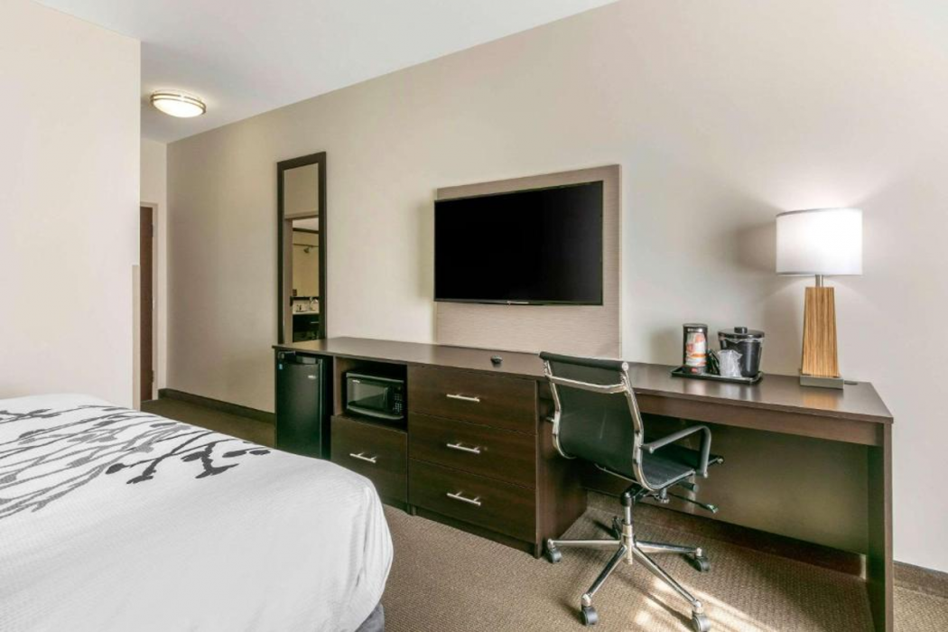 Sleep Inn & Suites Columbia I-65, TN 7/28