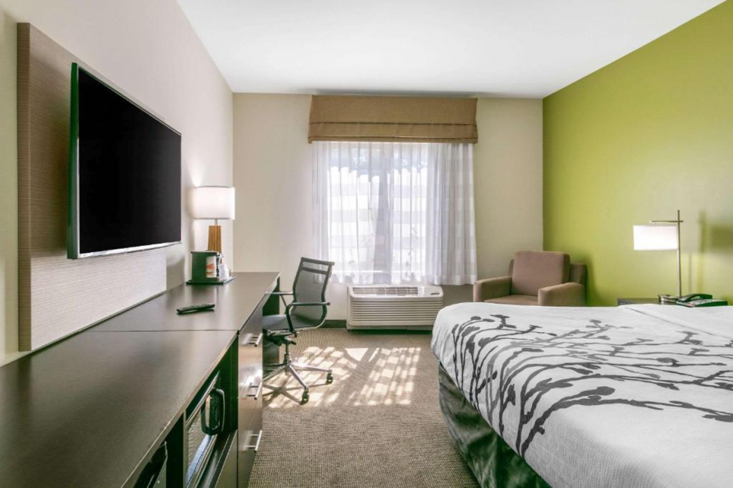 Sleep Inn & Suites Columbia I-65, TN 8/28