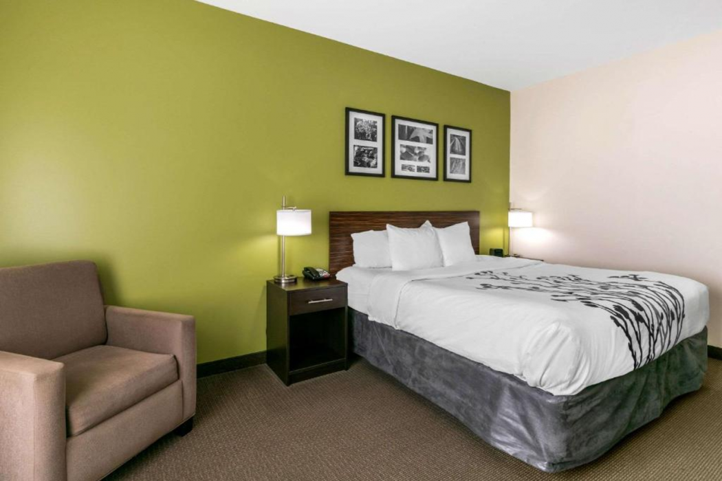 Sleep Inn & Suites Columbia I-65, TN 6/28