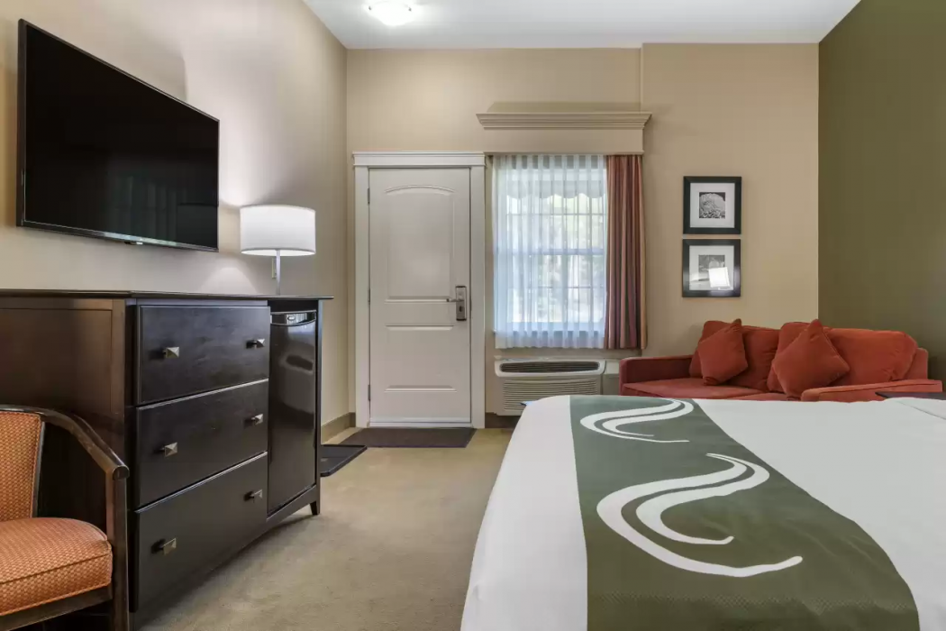 Quality Inn & Suites Quispamsis 8/26