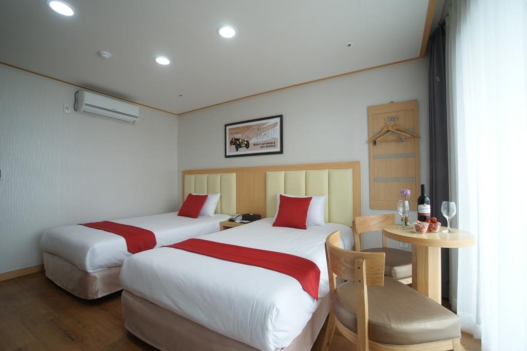 Shin Shin Hotel Jeju City 20/60