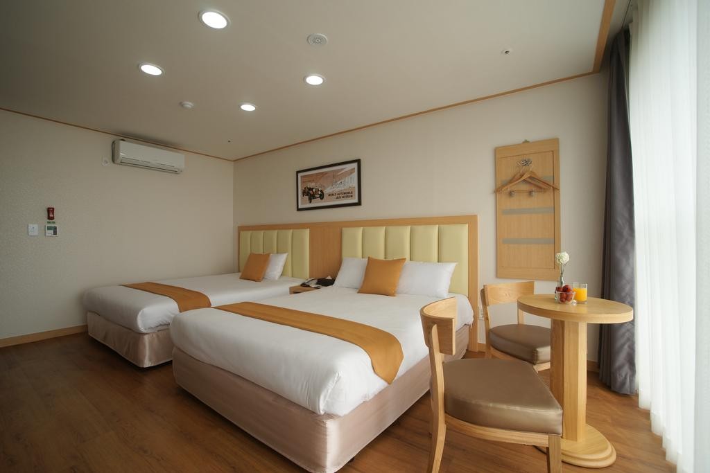 Shin Shin Hotel Jeju City 16/60
