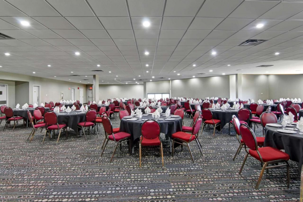 Radisson Hotel & Conference Centre West Edmonton, AB 10/33