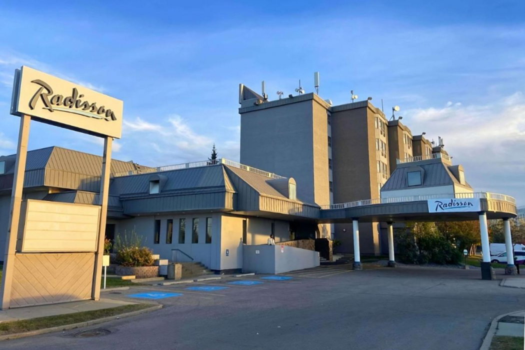 Radisson Hotel & Conference Centre West Edmonton, AB 1/33