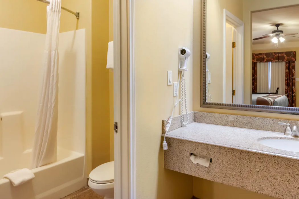 Quality Inn & Suites at The Outlets Mercedes/Weslaco 25/40