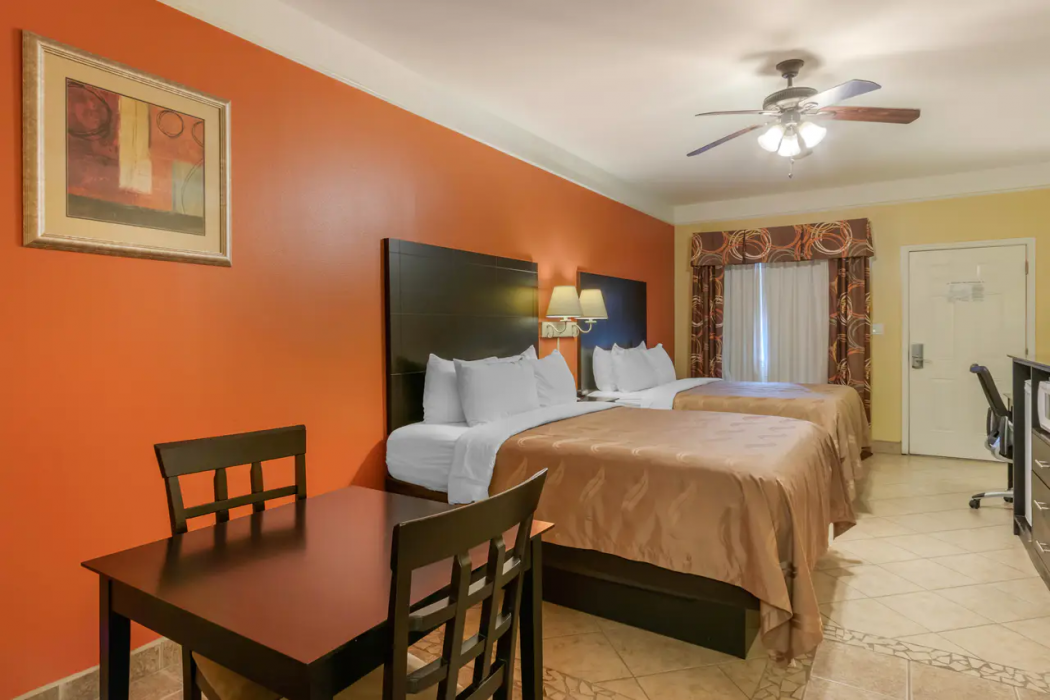 Quality Inn & Suites at The Outlets Mercedes/Weslaco 28/40