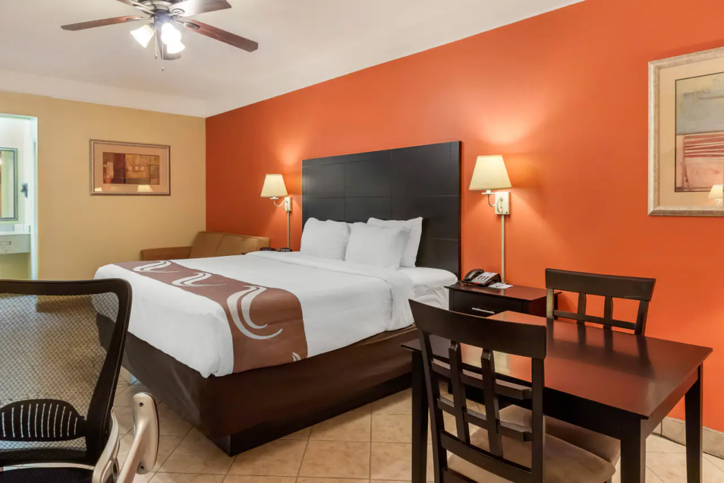 Quality Inn & Suites at The Outlets Mercedes/Weslaco 13/40