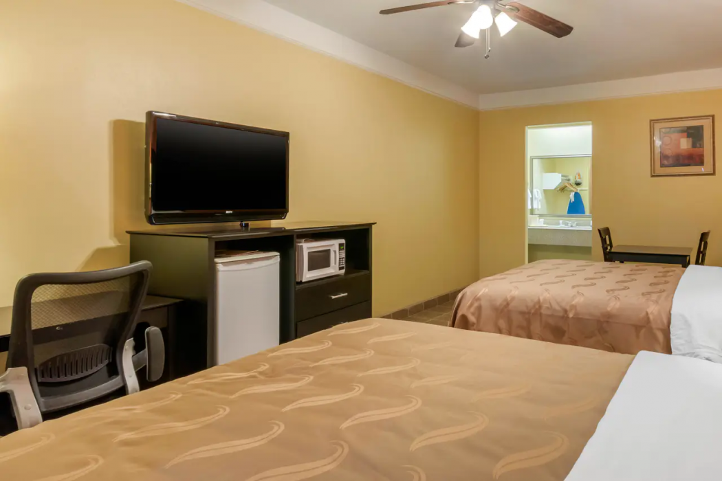 Quality Inn & Suites at The Outlets Mercedes/Weslaco 16/40