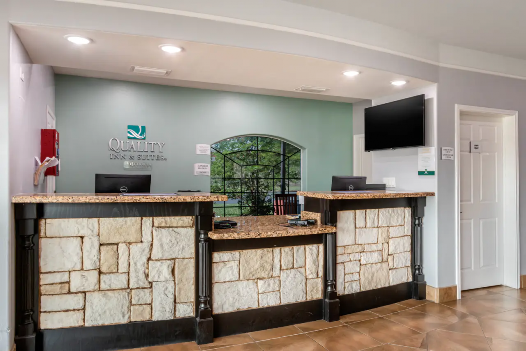 Quality Inn & Suites at The Outlets Mercedes/Weslaco 7/40