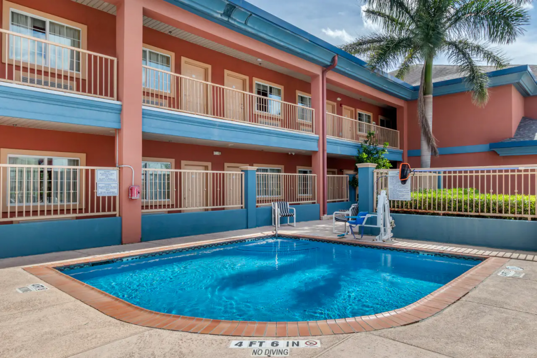 Quality Inn & Suites at The Outlets Mercedes/Weslaco 36/40
