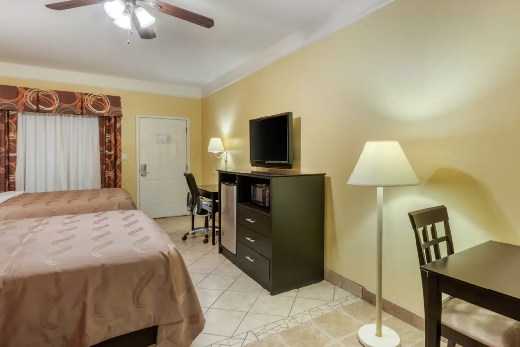 Quality Inn & Suites at The Outlets Mercedes/Weslaco 22/40