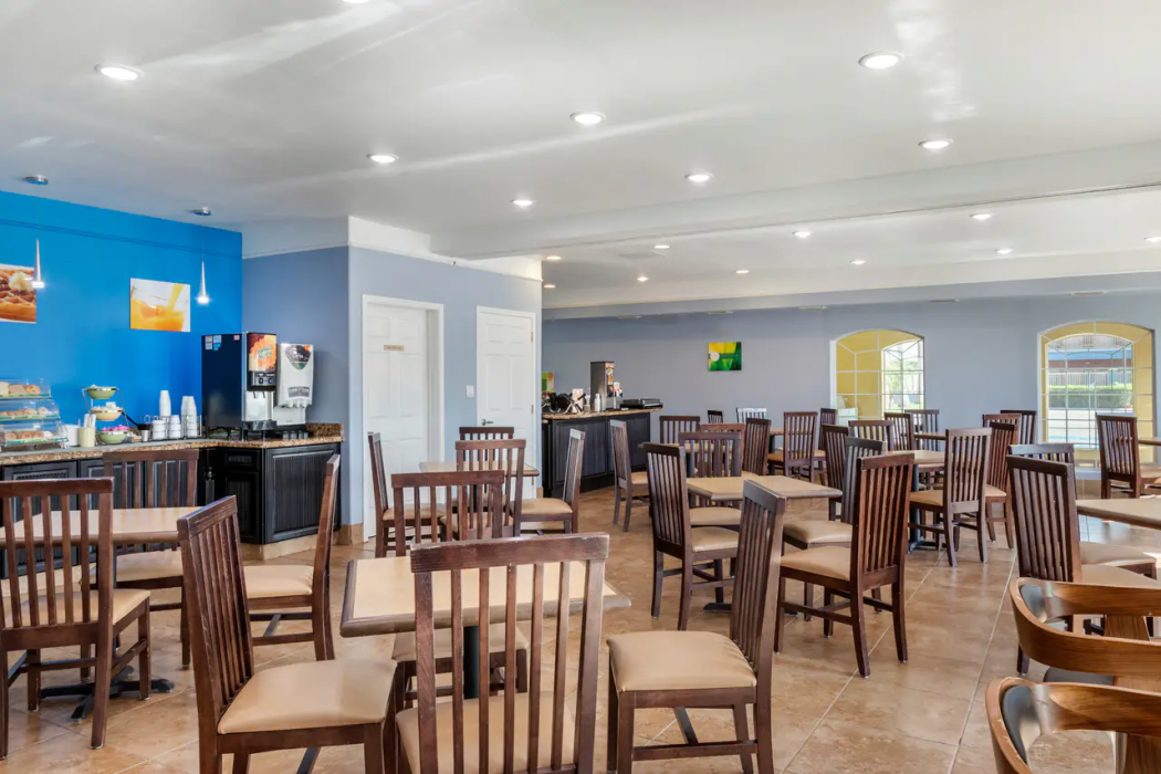 Quality Inn & Suites at The Outlets Mercedes/Weslaco 35/40
