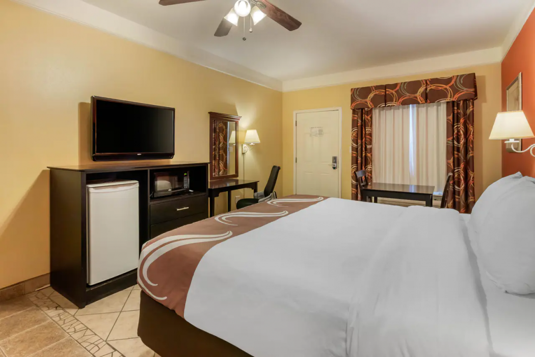 Quality Inn & Suites at The Outlets Mercedes/Weslaco 19/40