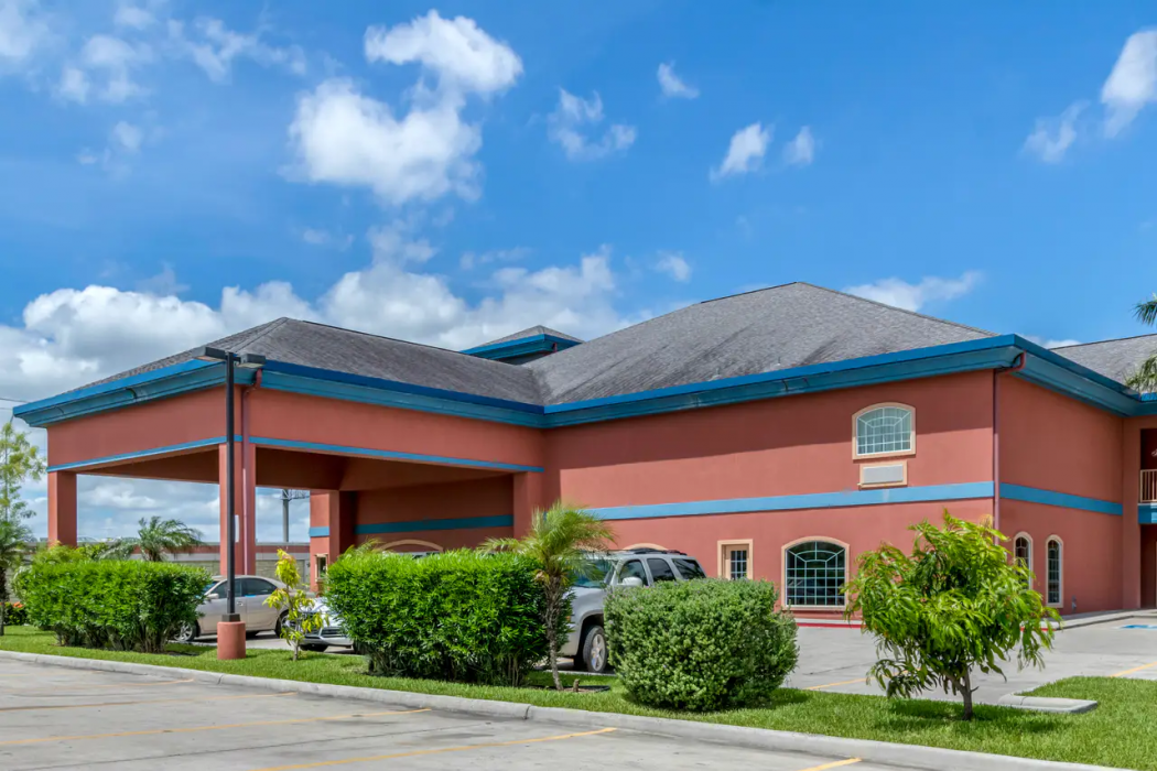 Quality Inn & Suites at The Outlets Mercedes/Weslaco 2/40