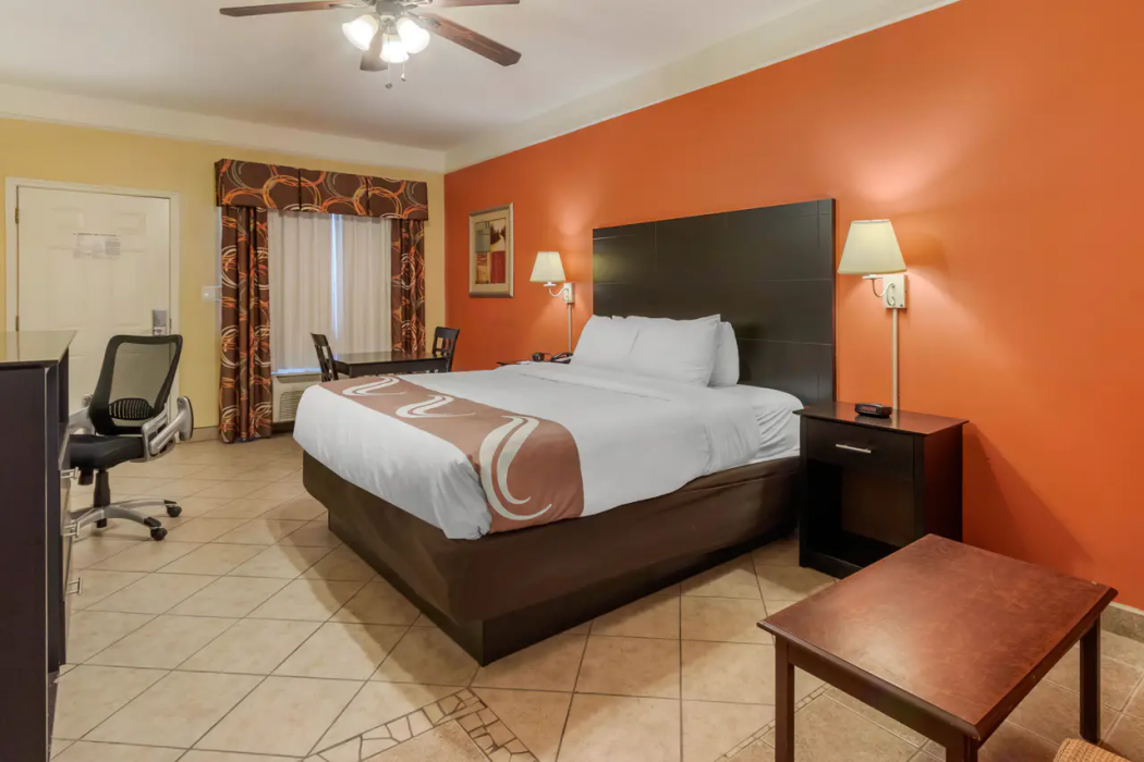 Quality Inn & Suites at The Outlets Mercedes/Weslaco 29/40