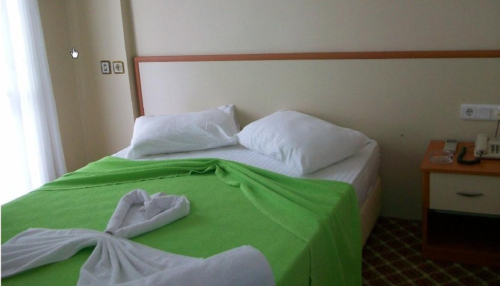 KERMAN HOTEL 4/52