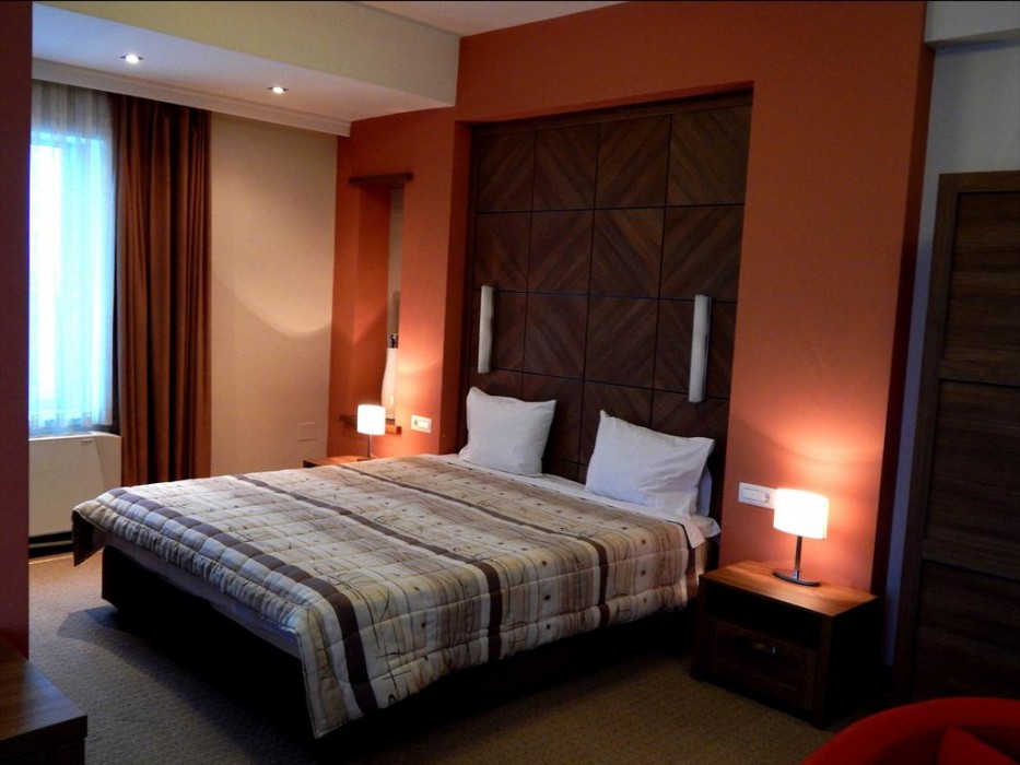 Emka Hotel 5/32