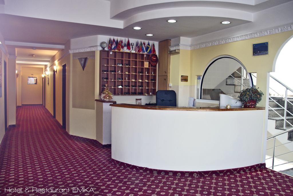 Emka Hotel 3/32