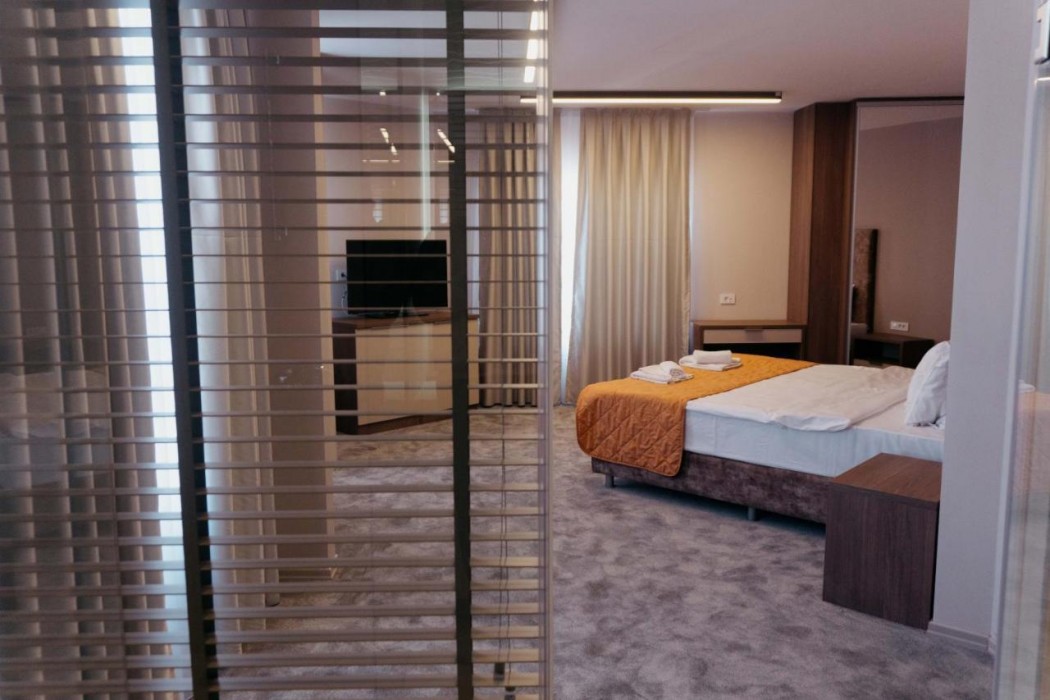 Lebed Hotel 8/31