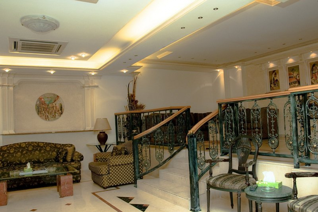White House Suites 30/58