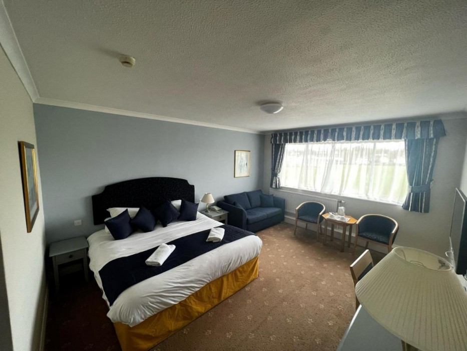 CBH The Tiverton Hotel 9/44