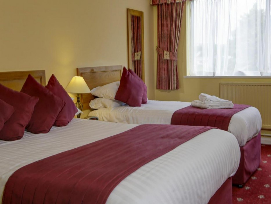 CBH The Tiverton Hotel 4/44