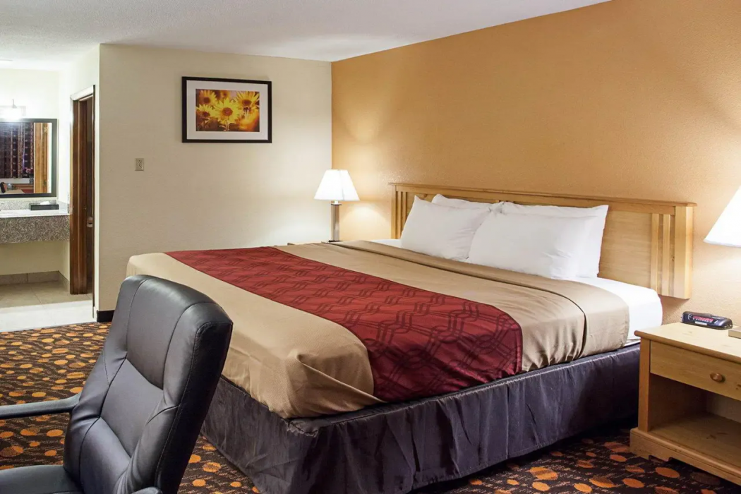 Econo Lodge Phillipsburg, KS 7/18