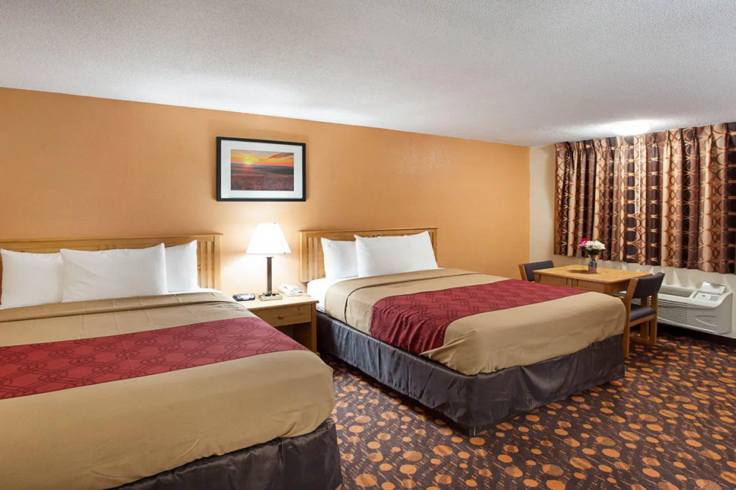 Econo Lodge Phillipsburg, KS 12/18