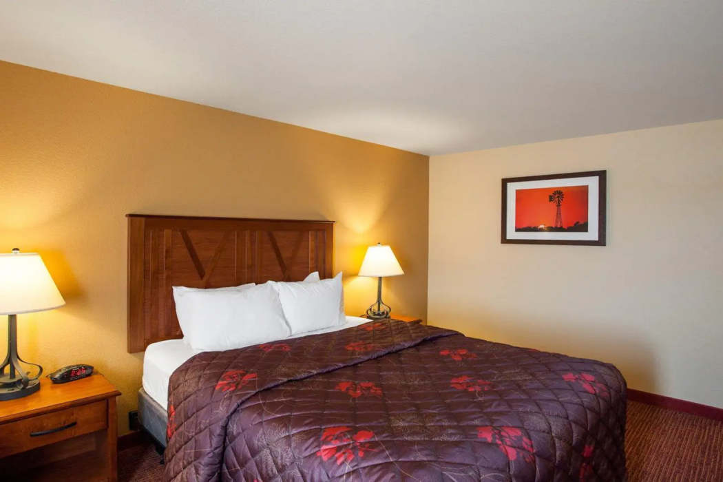 Rodeway Inn & Suites Phillipsburg KS 12/29