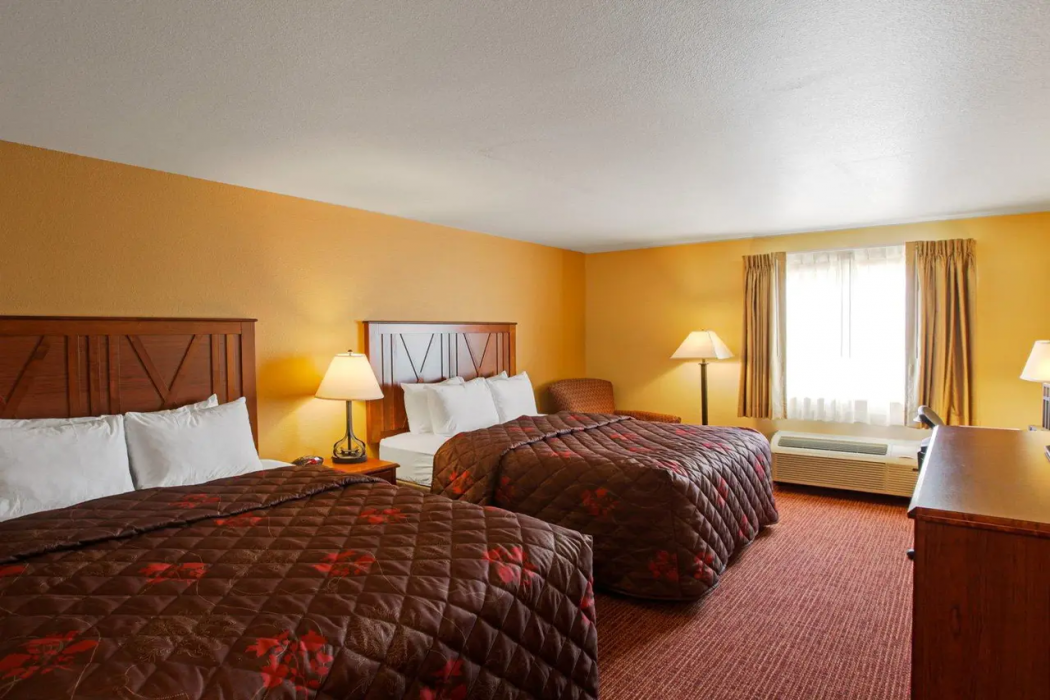 Rodeway Inn & Suites Phillipsburg KS 13/29