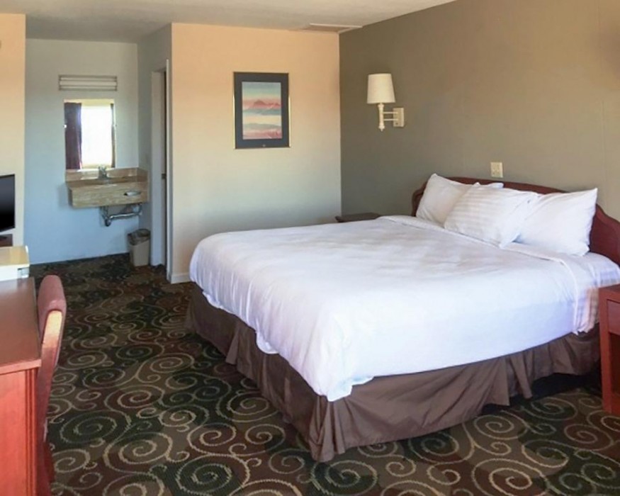 Americas Best Value Inn Elm Creek 3/10
