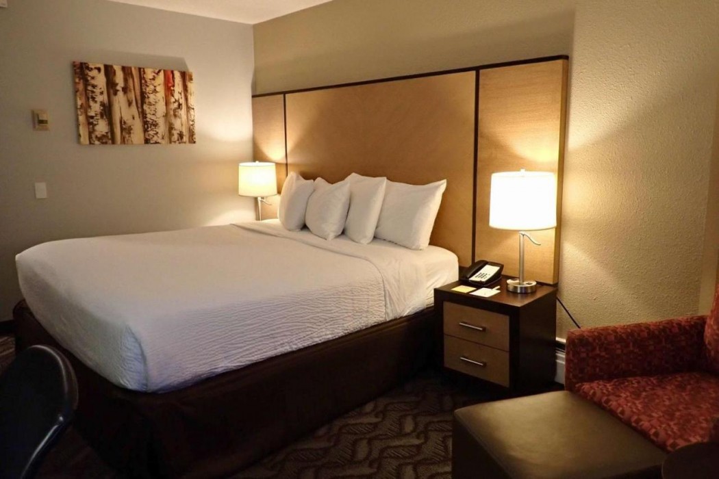 Days Inn by Wyndham Airdrie 4/31