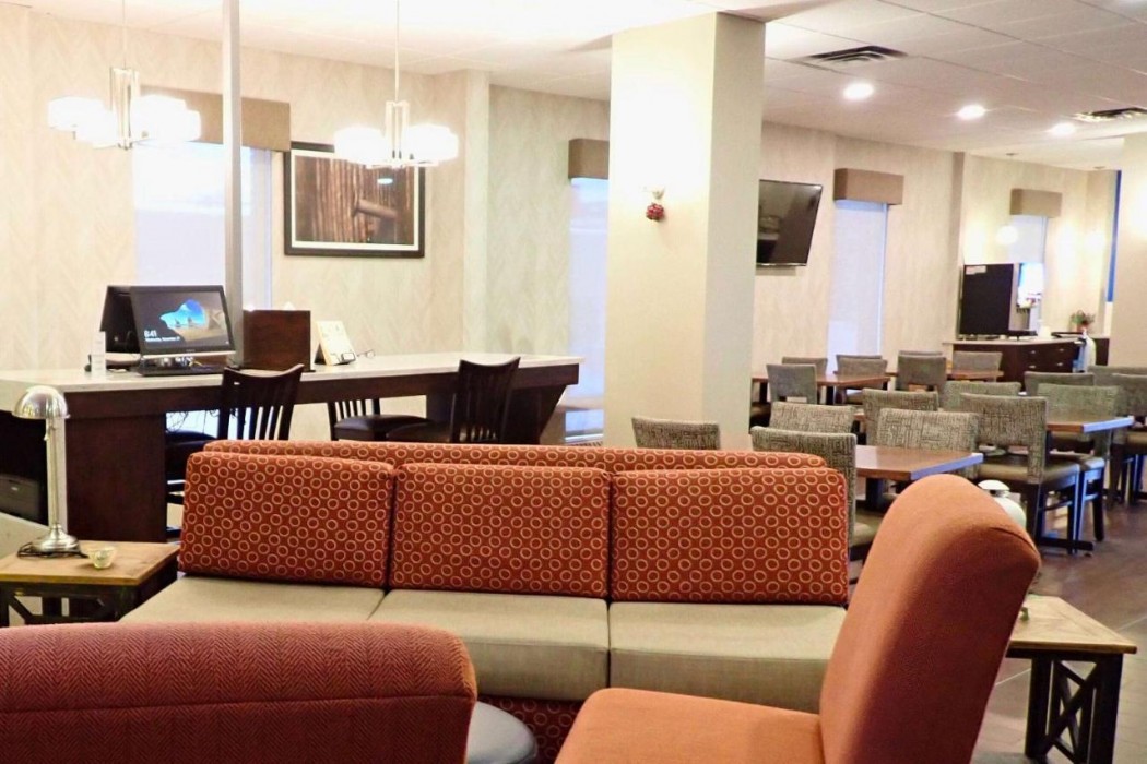 Days Inn by Wyndham Airdrie 14/31