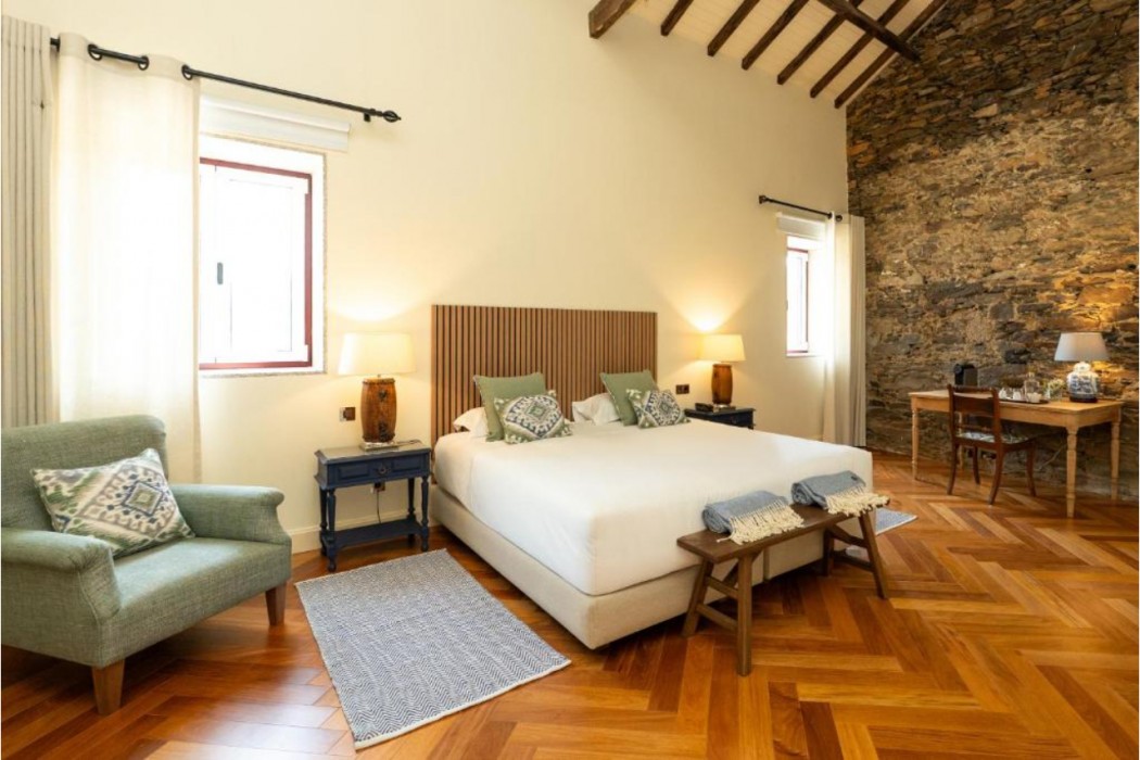 The Manor House Celeiros 13/75