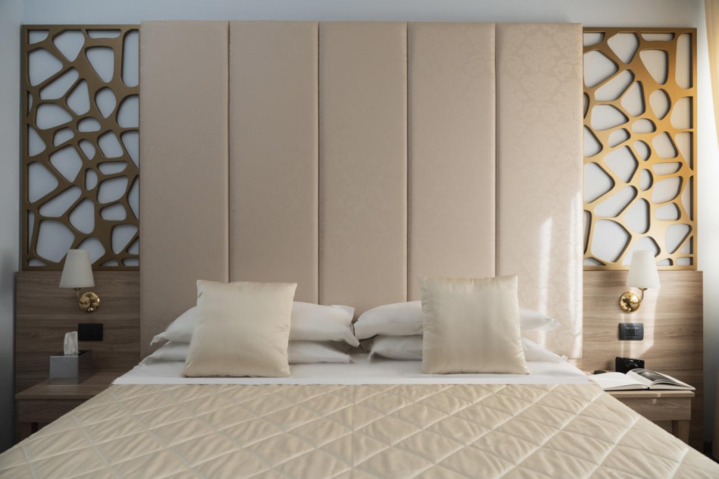 Hotel Re Enzo 25/102