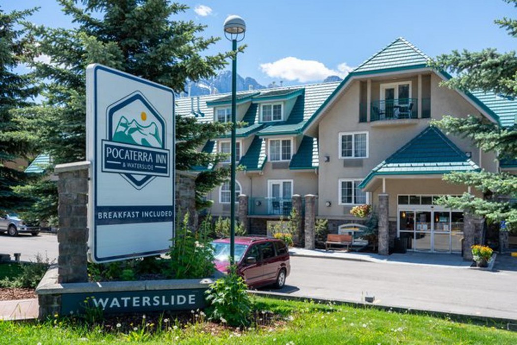 Canmore Pocaterra Inn & Waterslide 4/81