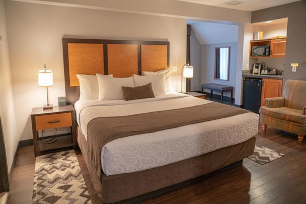 Canmore Pocaterra Inn & Waterslide 24/81