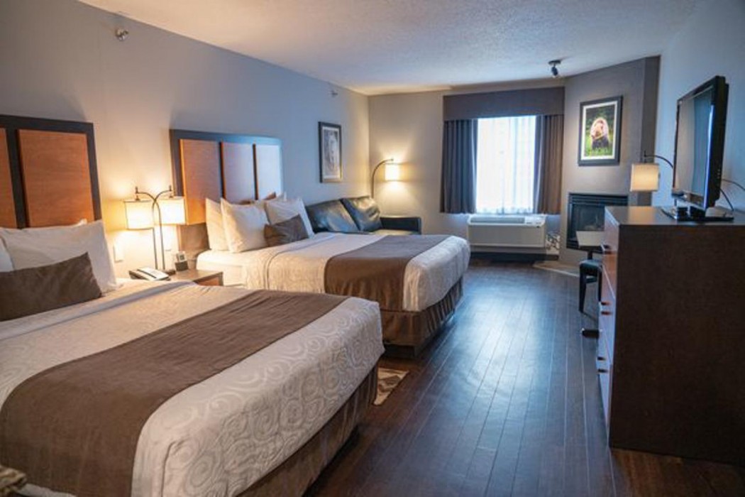 Canmore Pocaterra Inn & Waterslide 33/81
