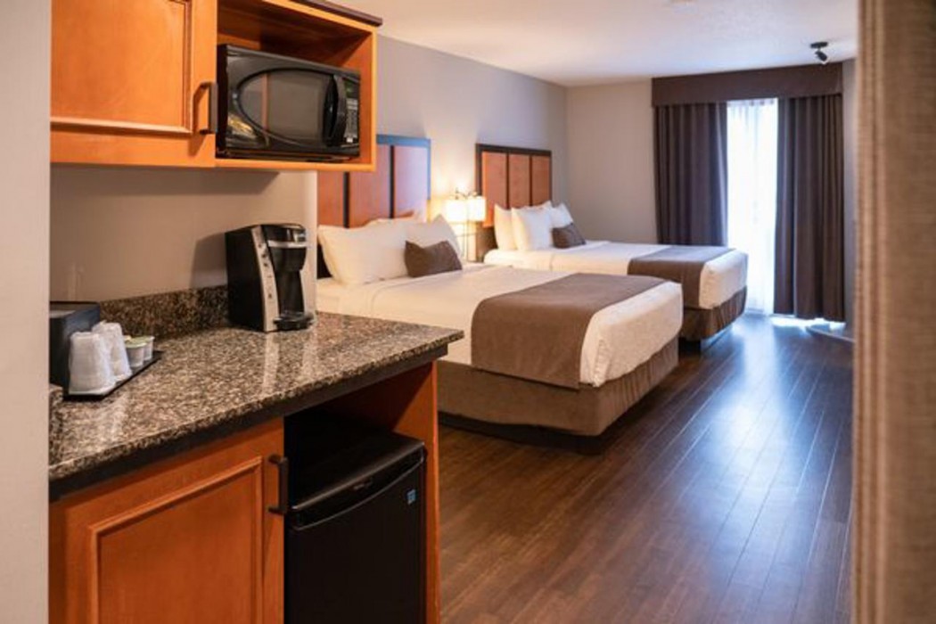 Canmore Pocaterra Inn & Waterslide 22/81