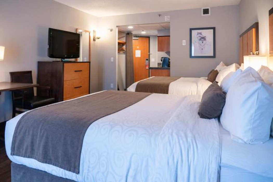 Canmore Pocaterra Inn & Waterslide 16/81