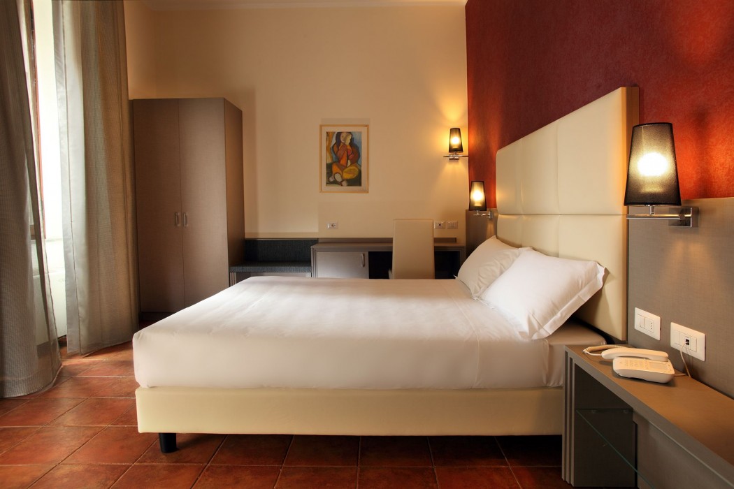 Hearth Hotel 46/92