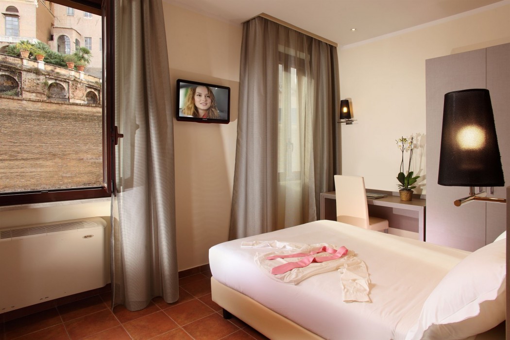 Hearth Hotel 58/92