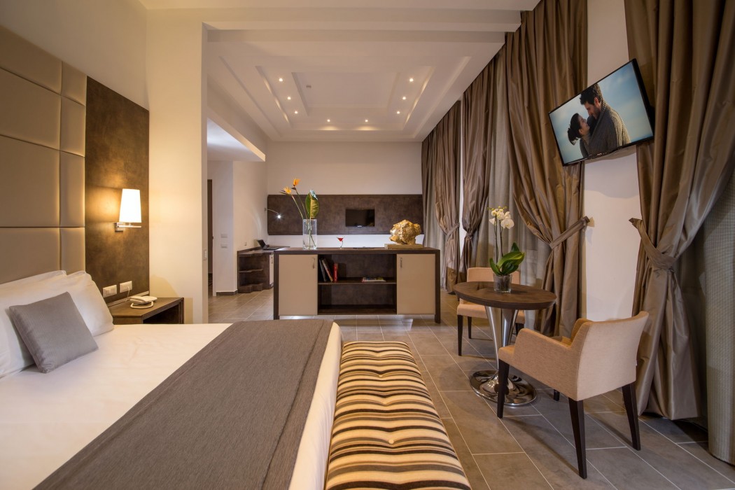 Hearth Hotel 26/92