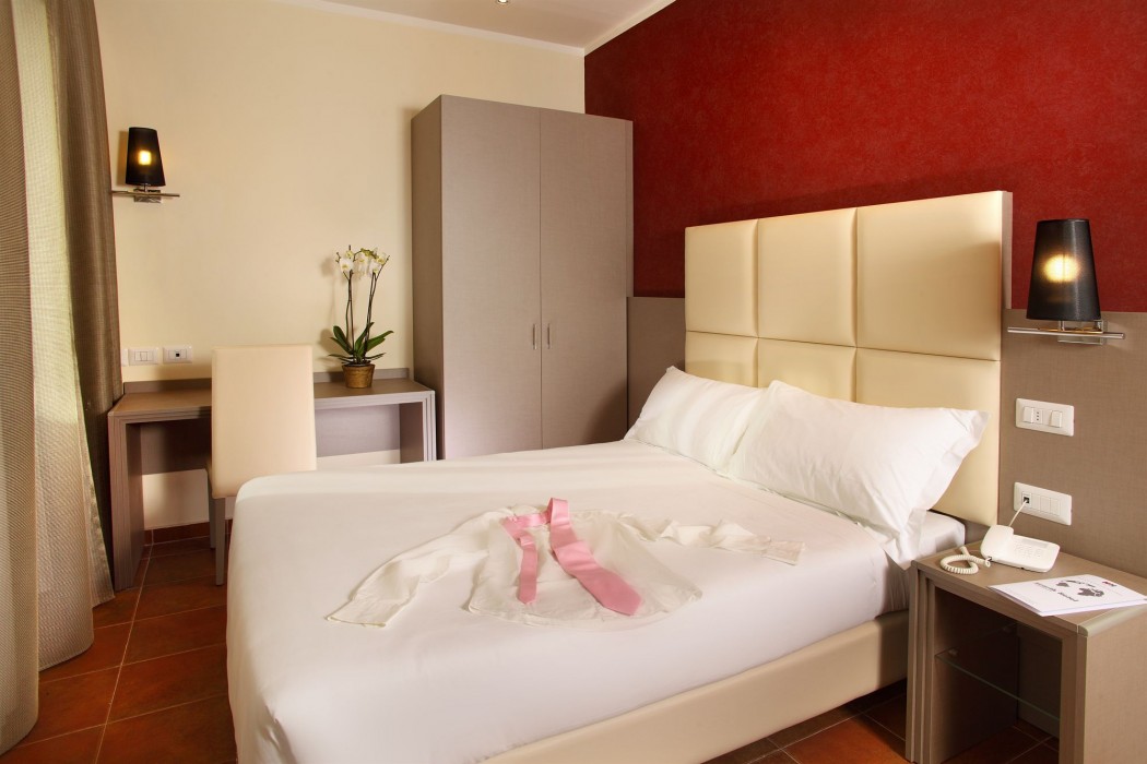 Hearth Hotel 27/92
