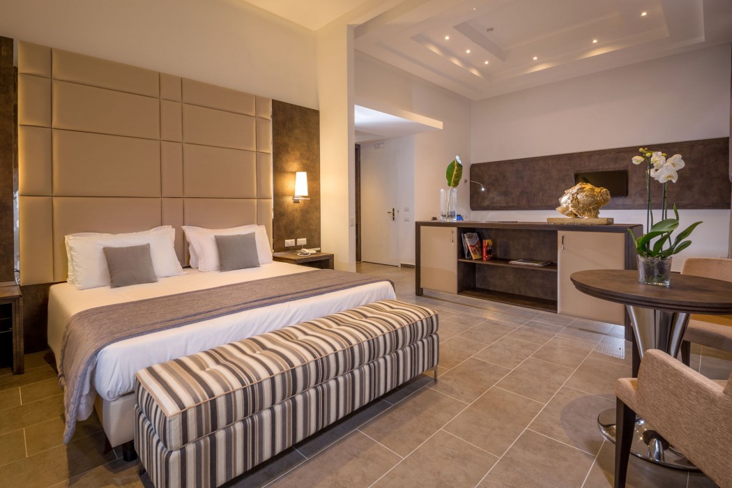 Hearth Hotel 47/92
