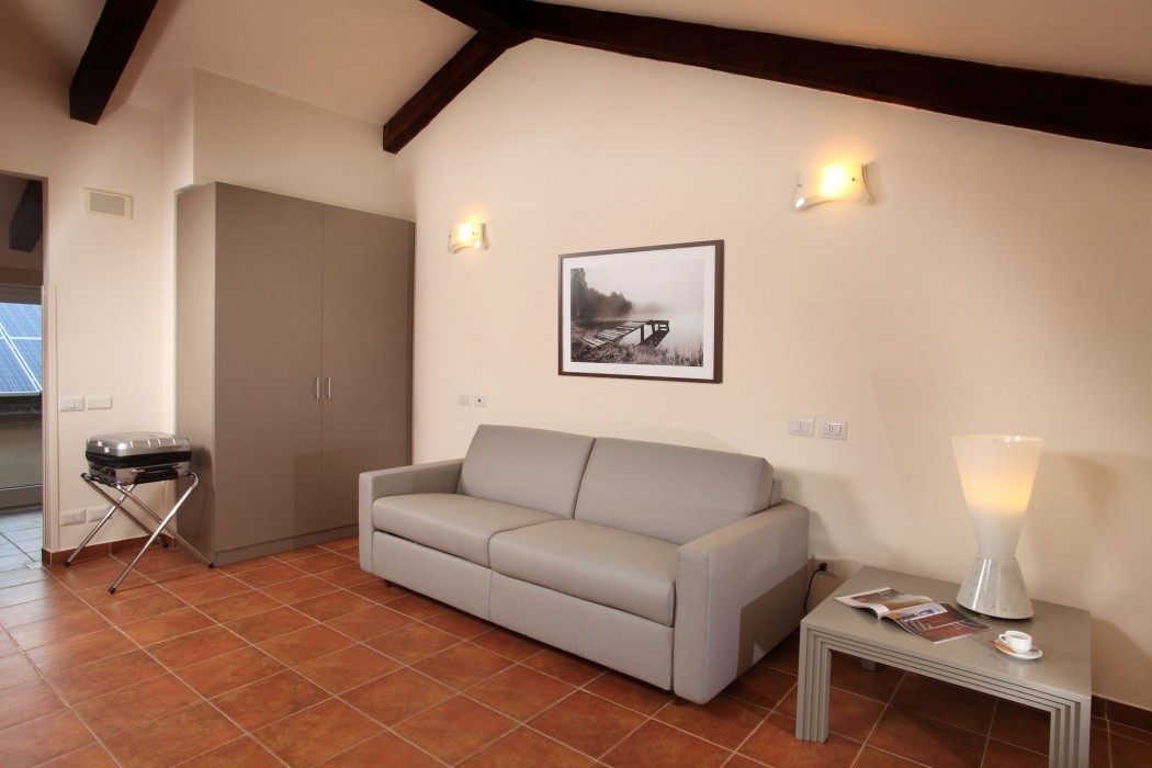 Hearth Hotel 21/92