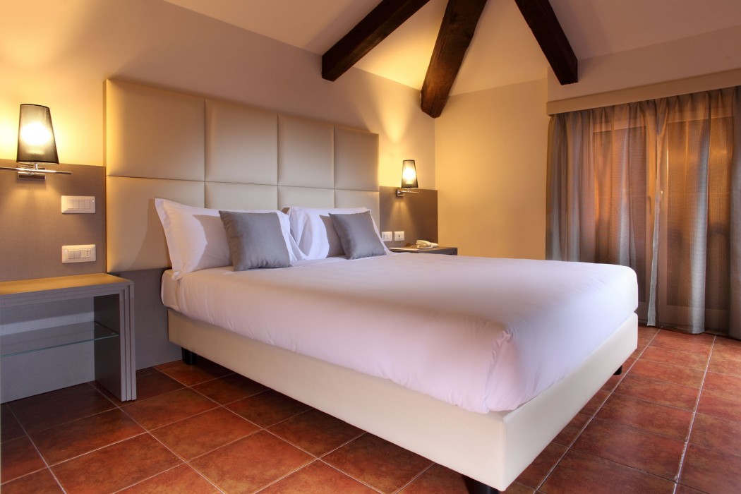 Hearth Hotel 31/92